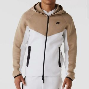 NIKE Older Boys Tech Fleece Windrunner Full Zip Hoodie Summit XL